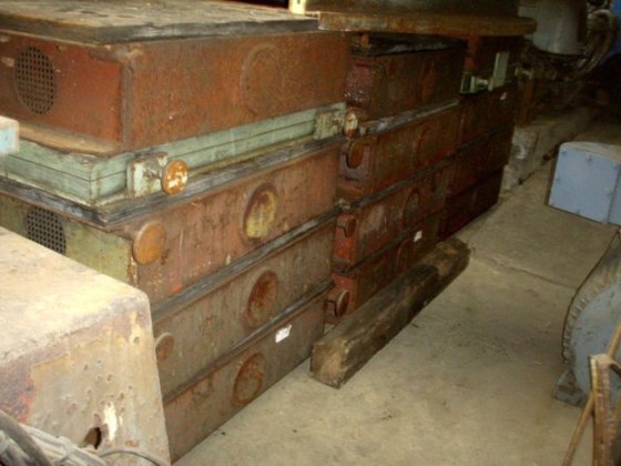 带 AXMANN 混合器的呋喃砂造型转盘，20 吨/小时