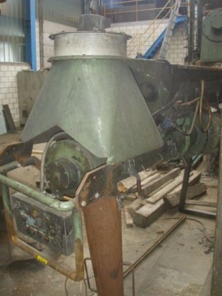 带 AXMANN 混合器的呋喃砂造型转盘，20 吨/小时