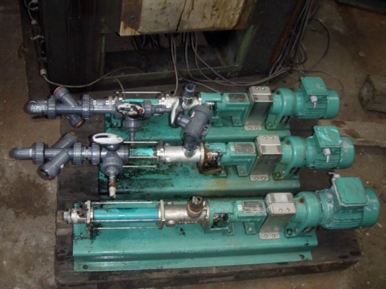 带 AXMANN 混合器的呋喃砂造型转盘，20 吨/小时