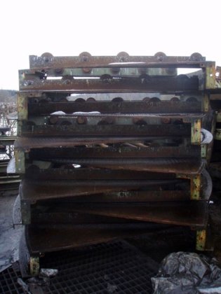 带 AXMANN 混合器的呋喃砂造型转盘，20 吨/小时