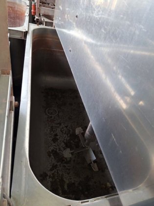 2001 无尾钢涂面盆 ±2000 升