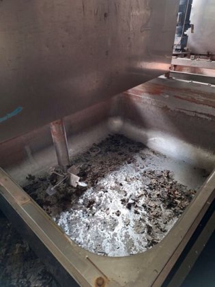 2001 无尾钢涂面盆 ±2000 升