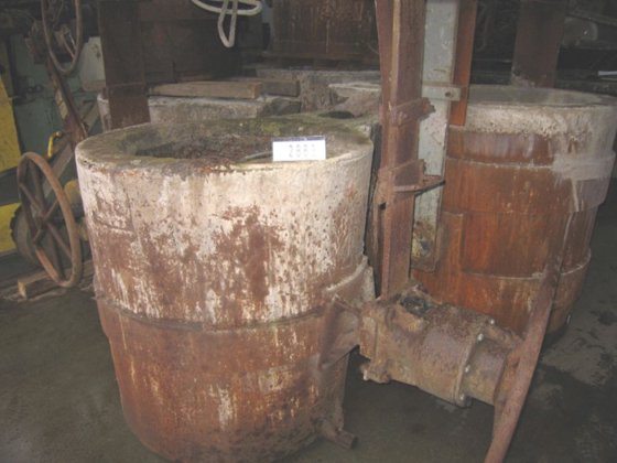 带茶壶嘴的铸造浇桶，行星齿轮箱，± 2,5 - 3 吨