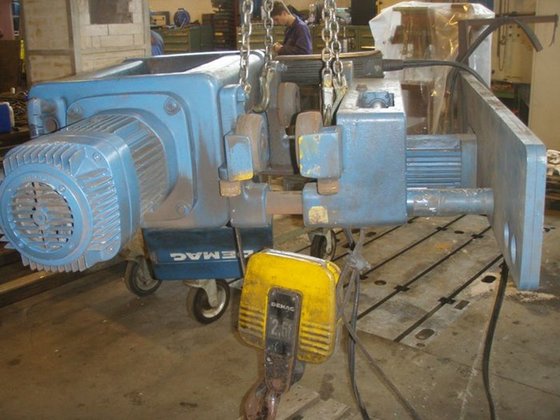 2003 ケーブルホイスト DEMAG、2.5 t、キャリア付き