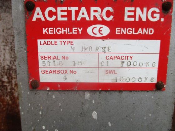 起重机倾斜浇桶（2 个浇口） ACETARC 7t