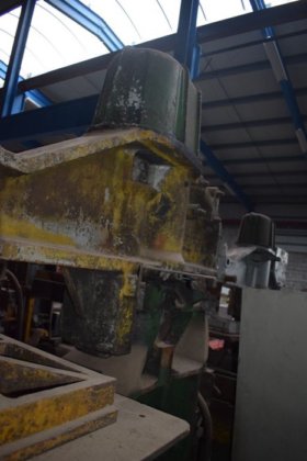 成型机 OSBORN , 型号 719RF