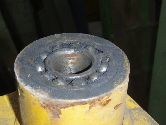 柱式回转起重机，带 2 个臂；500 千克