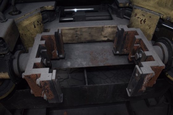 2012 Gravity die casting machine