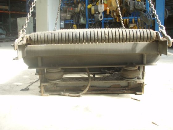 带 45° 倾斜装置的辊式输送机