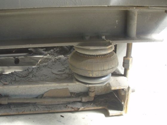 带 45° 倾斜装置的辊式输送机