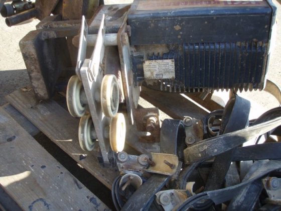 单轨运沙船，± 7.5 升