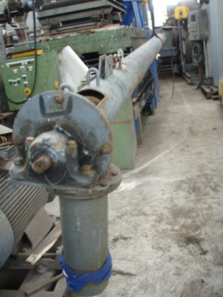 螺旋输送机 2930 毫米，直径 150 毫米