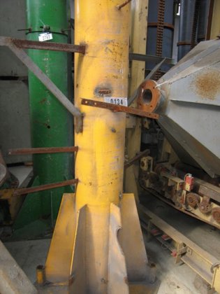 2 台钢包加热器，配有 2 台耦合式回转起重机，2 个臂