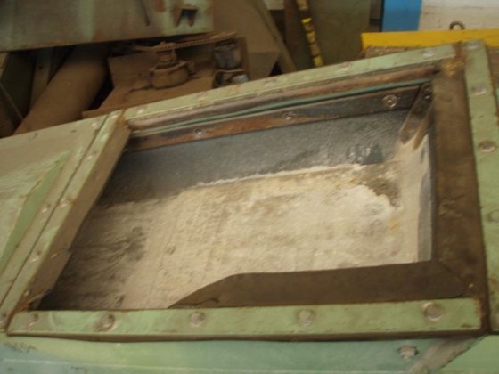 1994 短振动输送机，实用尺寸 2430 毫米 x