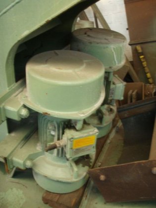 1994 短振动输送机，实用尺寸 2430 毫米 x