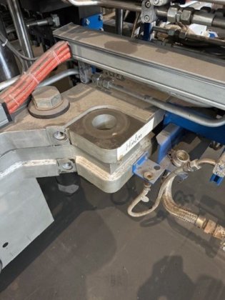 2015 KURTZ 加圧・保持炉付低圧鋳造機