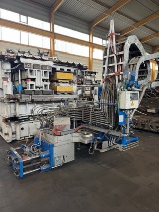 2015 KURTZ 加圧・保持炉付低圧鋳造機