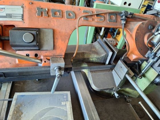 Ar strollad metal saw GACO