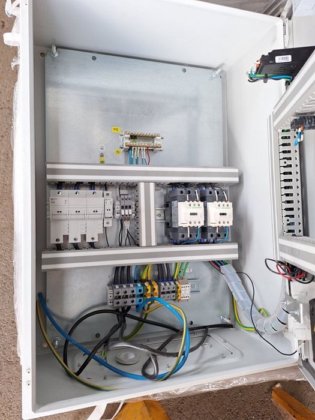 2015 用于 ELSKLO 100 公斤铝材的电动可倾斜炉