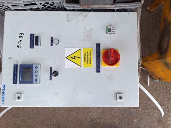 2015 用于 ELSKLO 100 公斤铝材的电动可倾斜炉