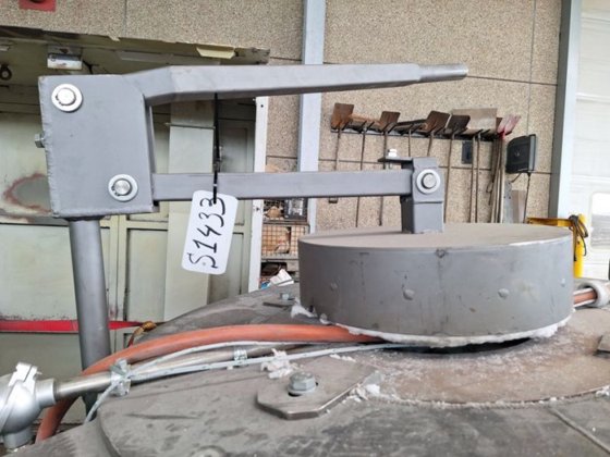 2015 用于 ELSKLO 100 公斤铝材的电动可倾斜炉