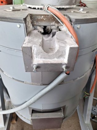 2015 用于 ELSKLO 100 公斤铝材的电动可倾斜炉