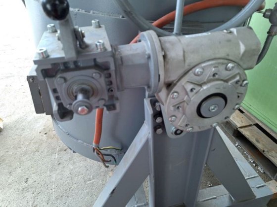 2015 用于 ELSKLO 100 公斤铝材的电动可倾斜炉