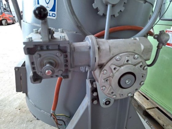 2015 用于 ELSKLO 100 公斤铝材的电动可倾斜炉