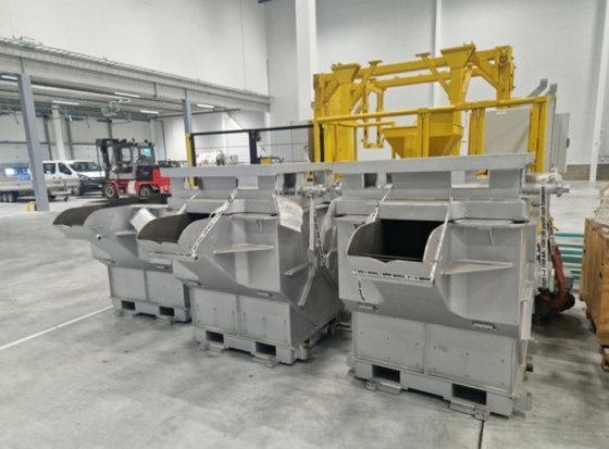 2018 浇注安装 HWS P-20-R；4 个钢包