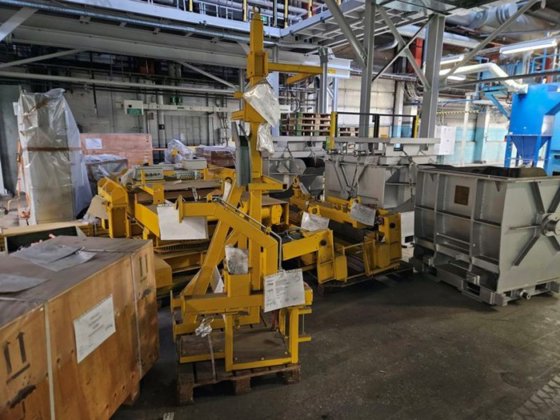 2018 浇注安装 HWS P-20-R；4 个钢包