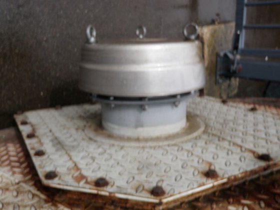 砂仓，+/- 65 立方米 = 90