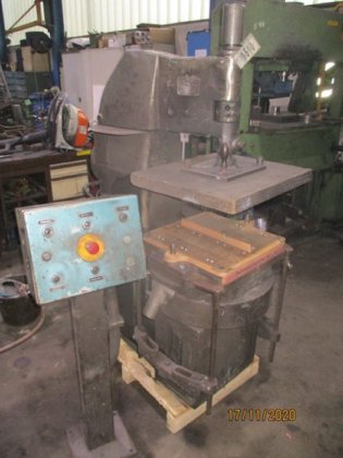 成形機 ハインリッヒ・ワグナー HRP 00