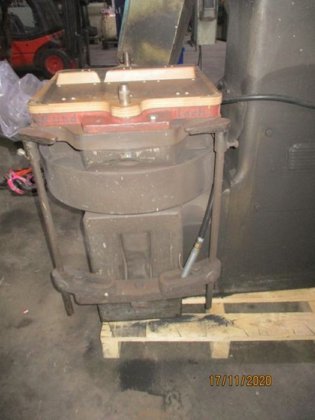 成形機 ハインリッヒ・ワグナー HRP 00