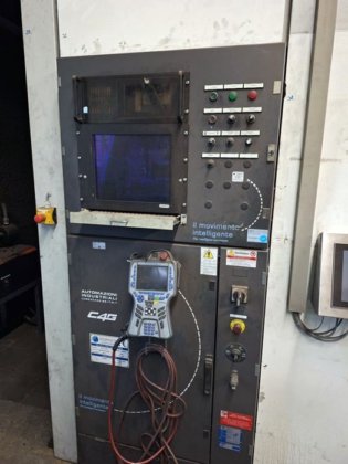 2006 自動バリ取りプレス EASY 40T を設置