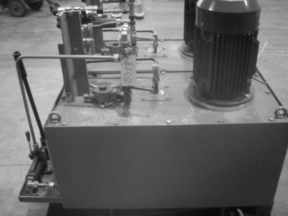 带泵的液压装置，7.5 千瓦