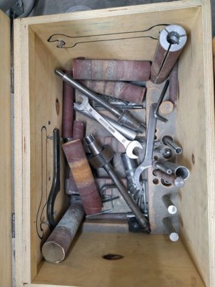 1974 ZIMMERMANN 型磨床内的砂带