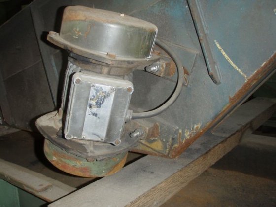 振动输送机 1840 毫米 x 235