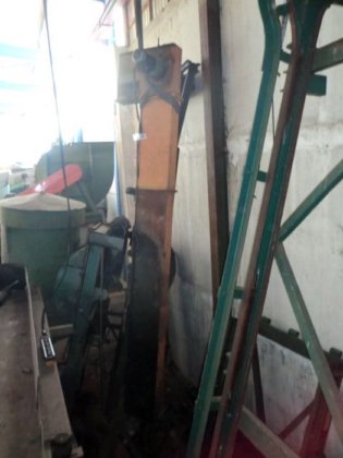 小型バケットエレベーター、中心距離3750 mm