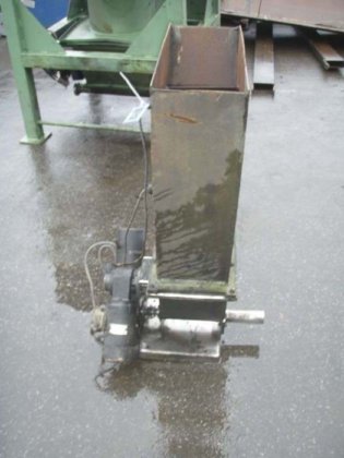 带有砂斗的螺旋配料机 GERICKE