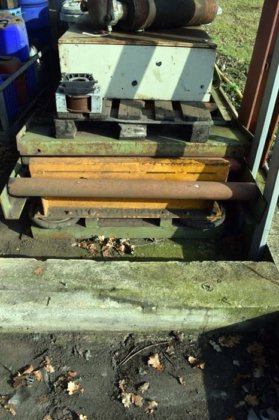 振動テーブル 2000 x 1250 mm