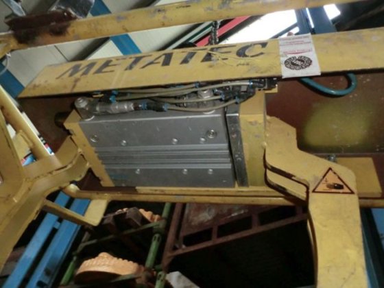 小型空気圧グリッパー METATEC、最大80 kg