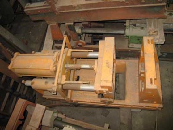 重力铸造机，实用尺寸 450 毫米 x 600