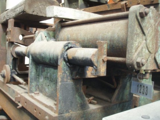 重力铸造机，实用尺寸 450 毫米 x 600