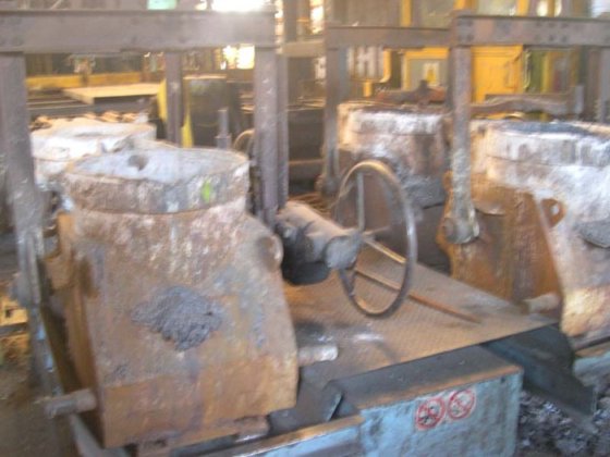 1997 レールカー付き注湯装置＋500kg用取鍋