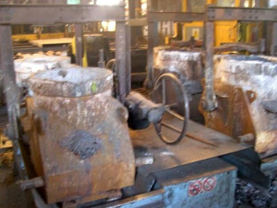 1997 带有轨道车的浇注装置 + 500 千克钢包