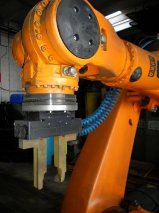 KUKAロボット, CE