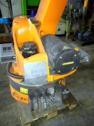 KUKAロボット, CE