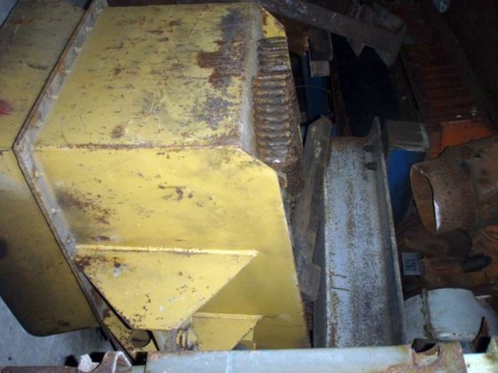 CHAUVIN SHAKE-OUT 输送机，3300 毫米 x