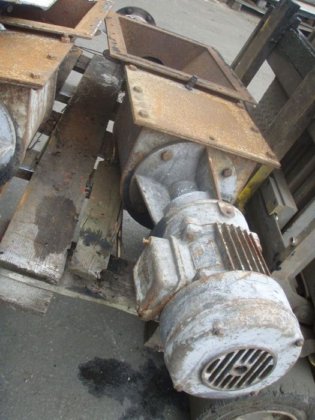 小型螺旋输送机，920 毫米，直径 145 毫米