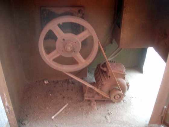 立式金属带锯床，悬臂 610 毫米